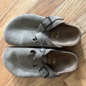 Kids Birkenstock Clogs - size 31